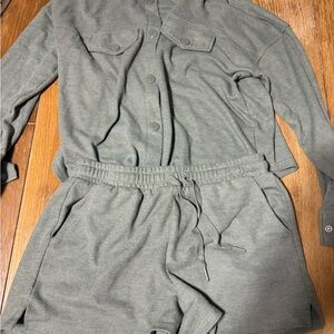 Hippie Rose Olive Green Lounge Set
MUST PAY SHIPPING